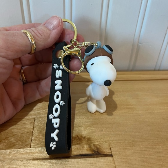 Snoopy Key Chain/Charm - Picture 2 of 7